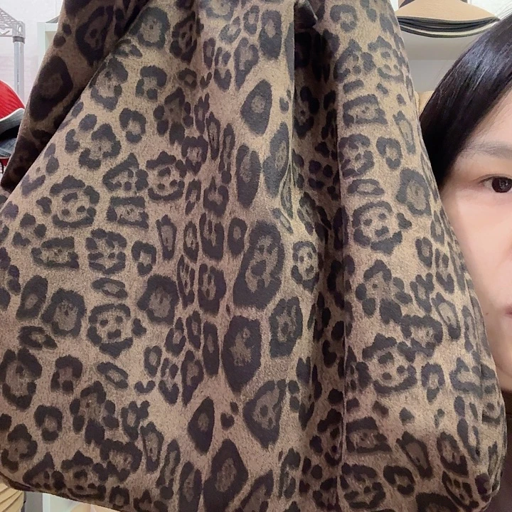 猪剖层皮革深色豹子