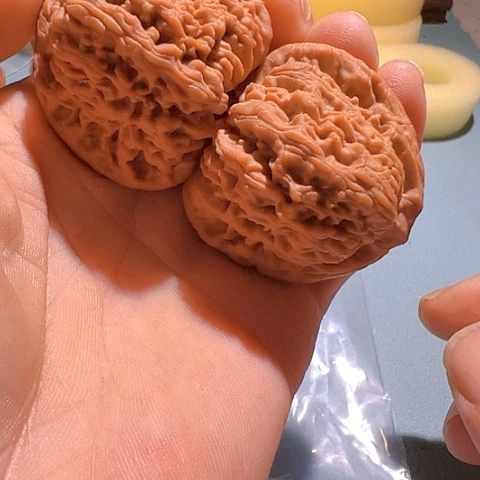 文玩核桃把件三角疆42