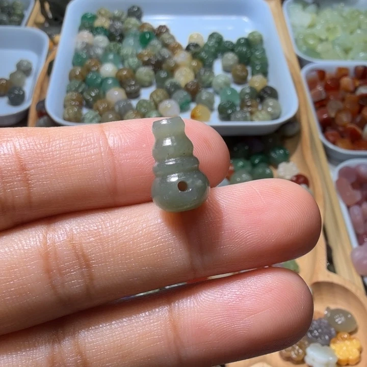 和田玉未镶嵌珠宝半成品