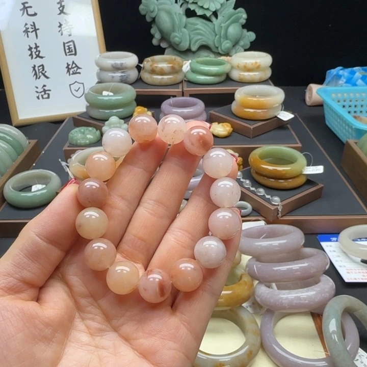 童***忆石英质玉未镶嵌手镯