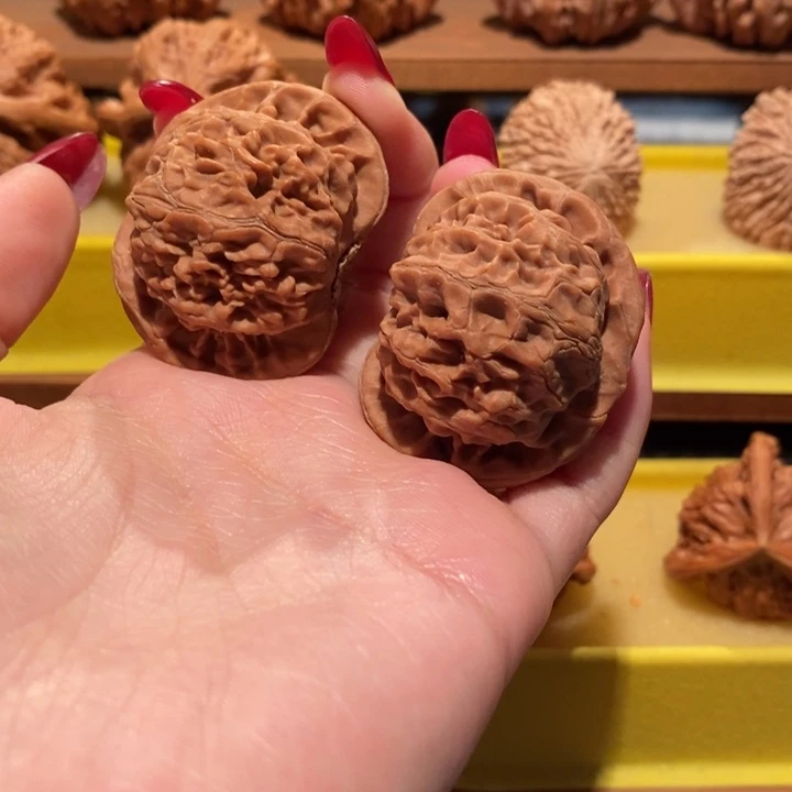 文玩核桃吊坠宫灯