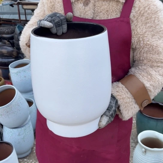 红陶口20高31瑕疵