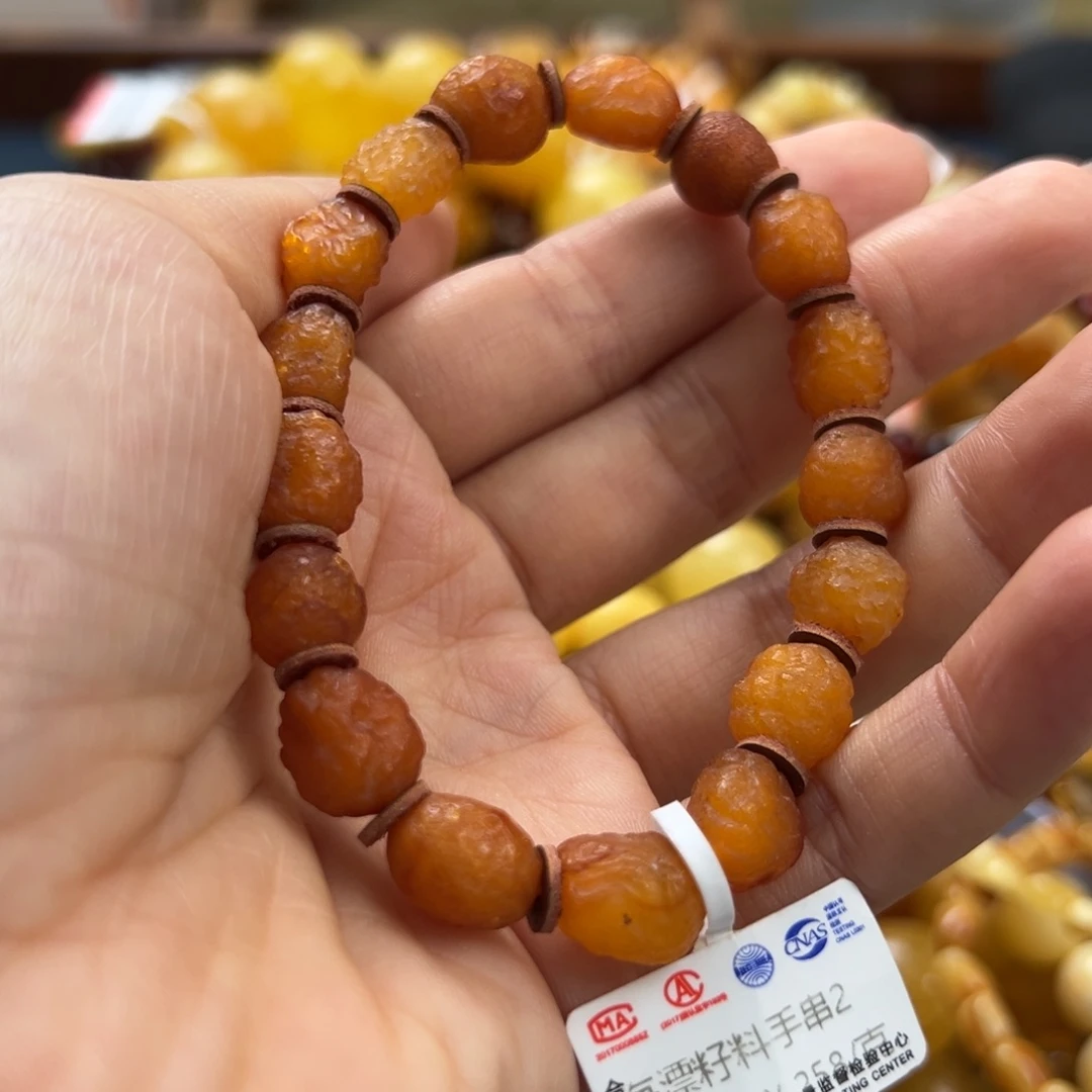 未镶嵌琥珀珠宝奇石