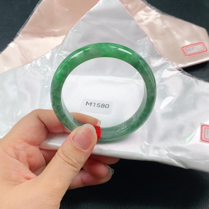 翡翠手镯未镶嵌03。