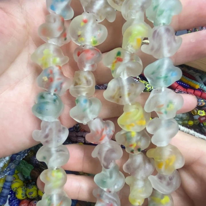 颈饰琉璃飘彩妞妞