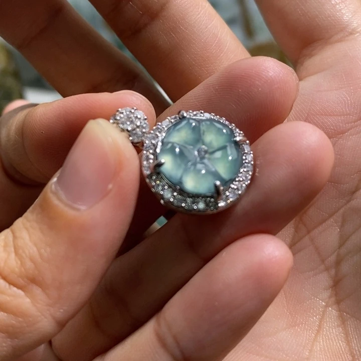 翡翠颈饰未镶嵌翡翠