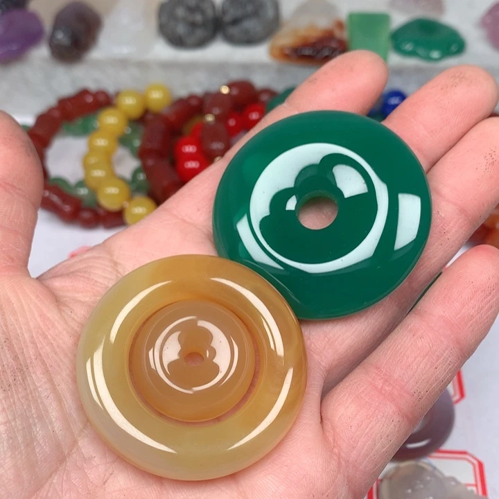 玛瑙/玉髓颈饰未镶嵌小**刀