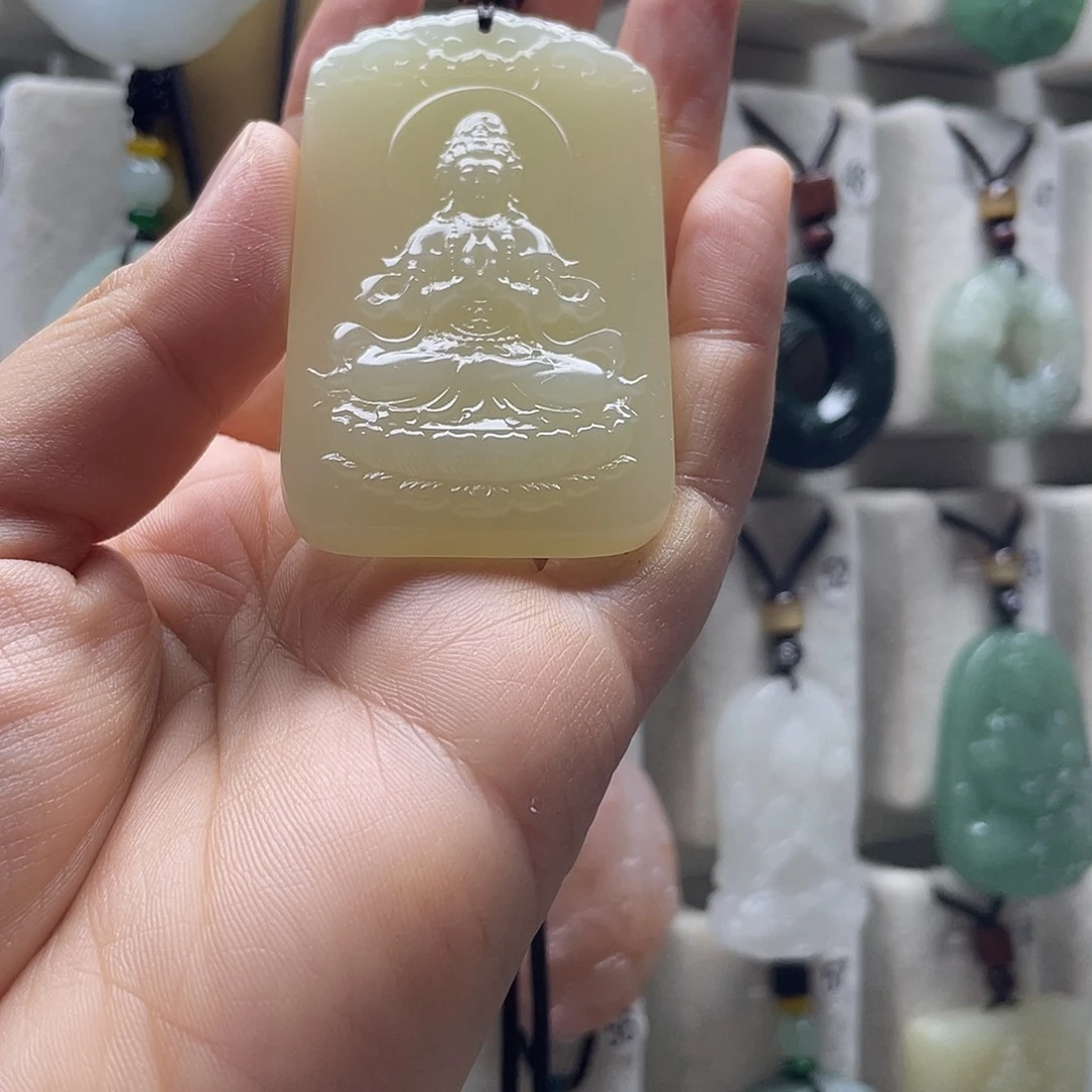 石英质玉合金颈饰