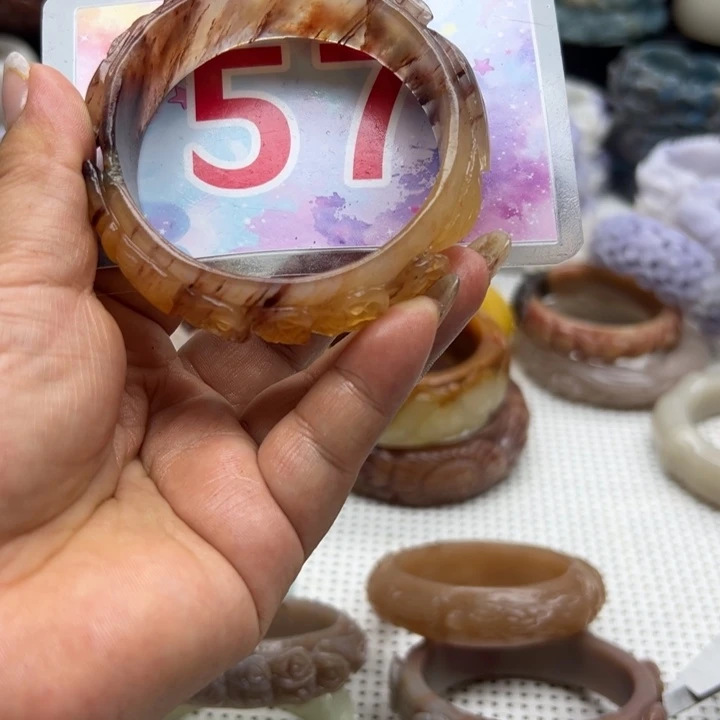 石英岩玉手镯未镶嵌