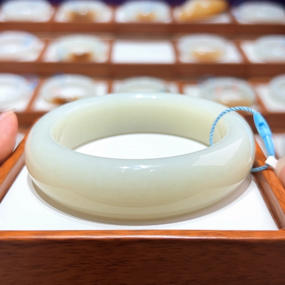 和田玉手镯63/64未镶嵌