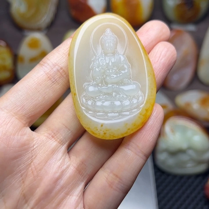 人***斌和田玉未镶嵌颈饰