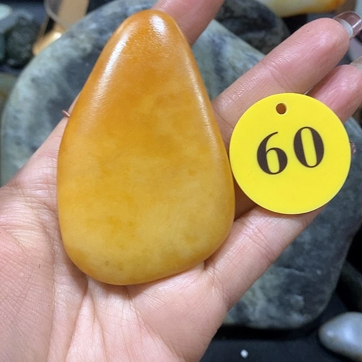 未镶嵌和田玉（糖玉）挂件