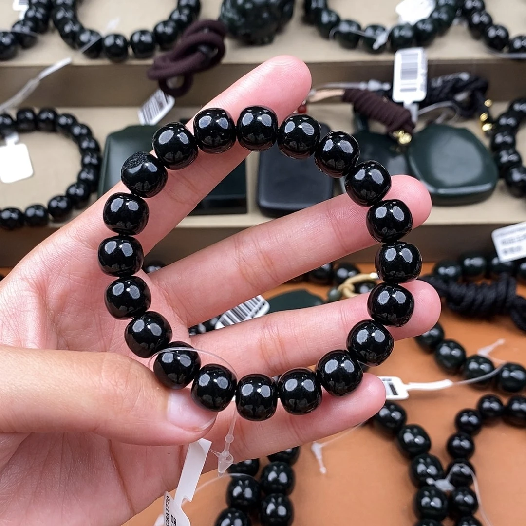 猫***我和田玉未镶嵌手链