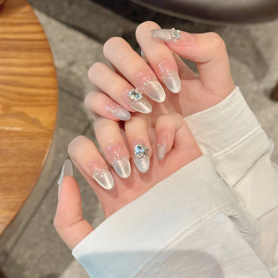 塞纳河畔 爆闪K9钻玻璃珠猫眼纯手工穿戴甲纯欲氛围感长款美甲