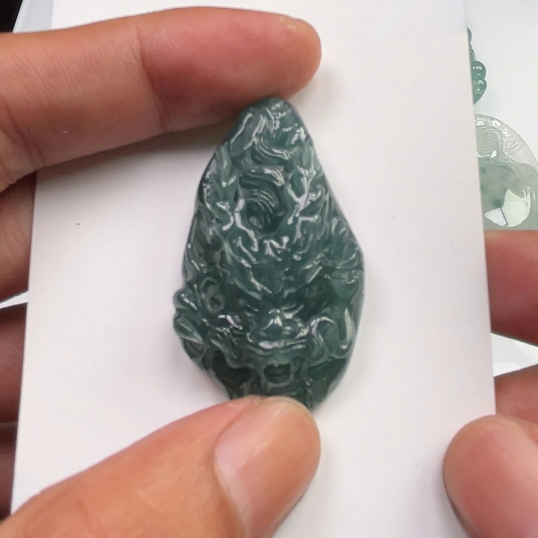 定制翡翠未镶嵌危料龙牌