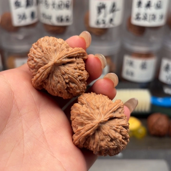 桃核吊坠36白狮子1111