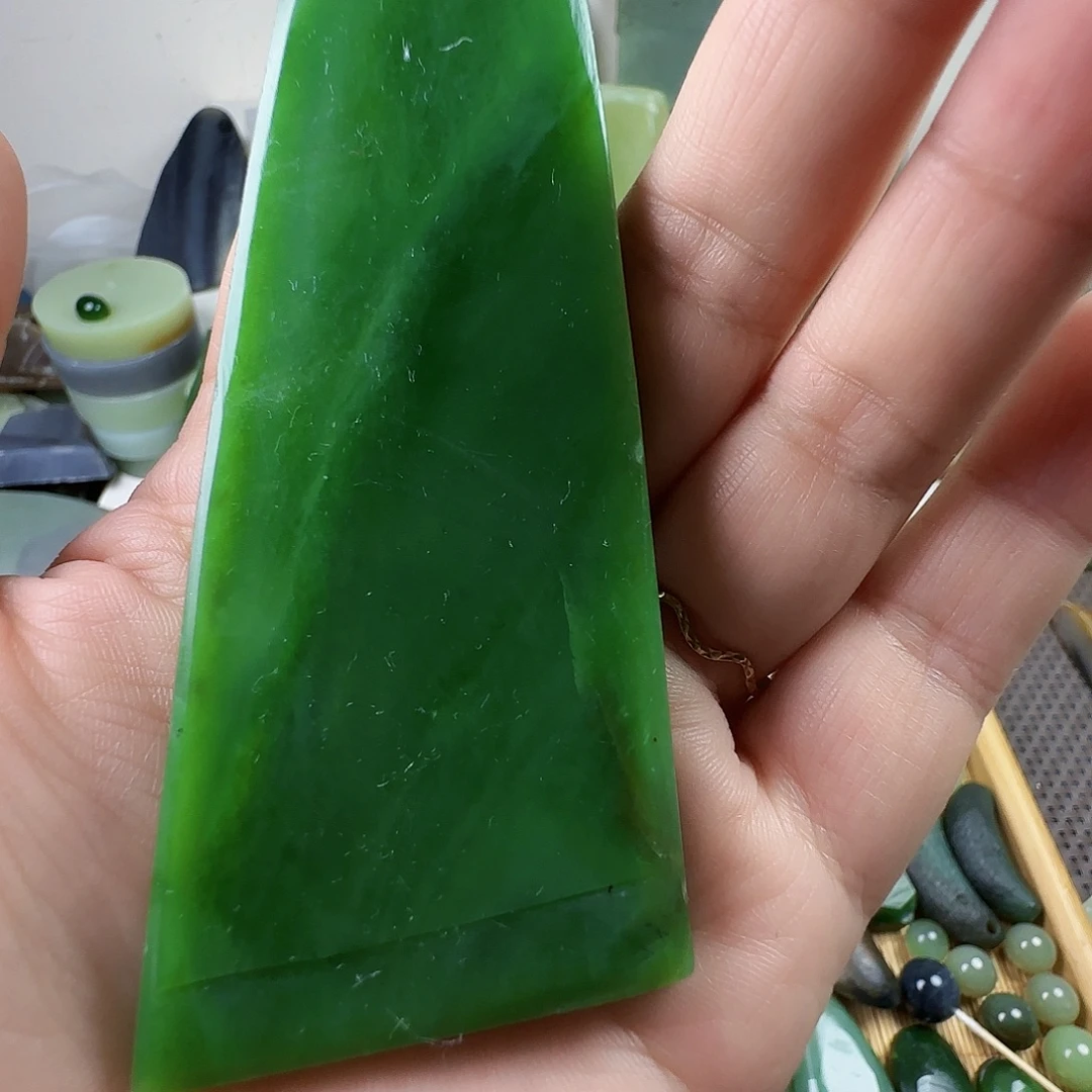 伯***兮颈饰未镶嵌和田玉