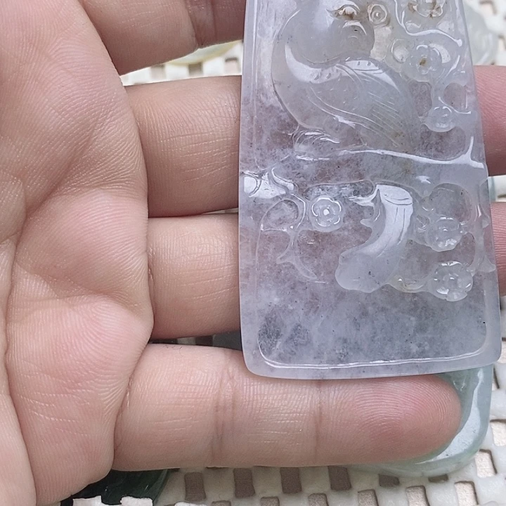 翡翠未镶嵌颈饰英明神武