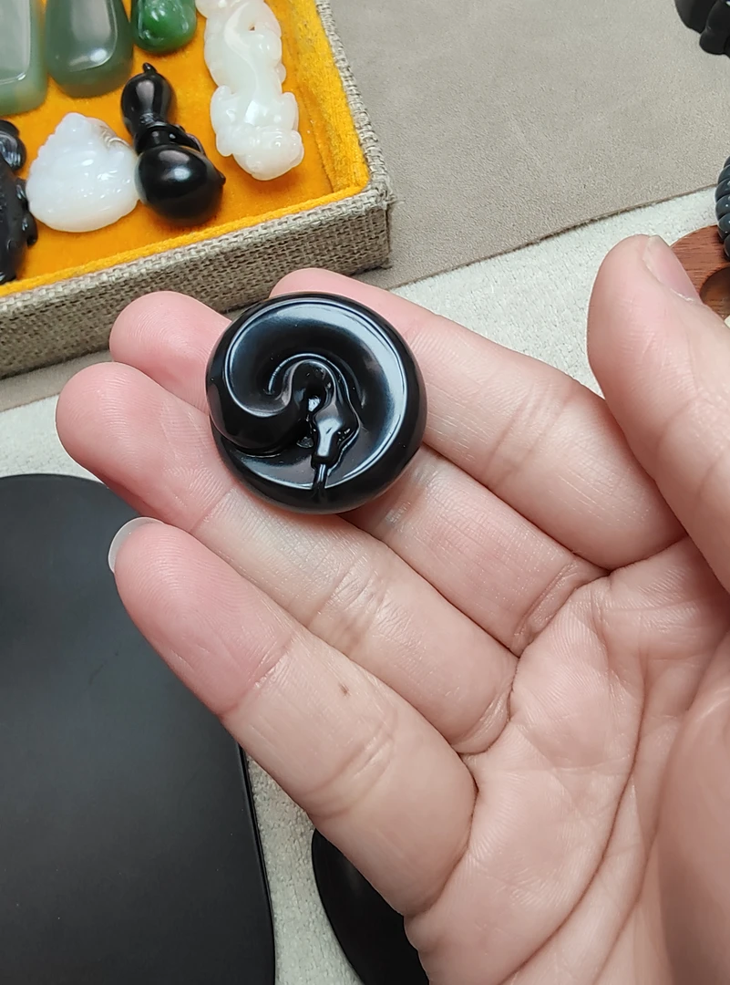 和田玉生肖蛇 (多样性发货1件)