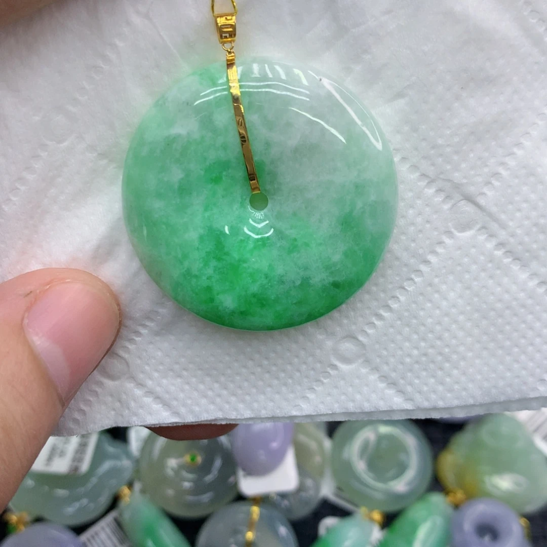 颈饰18K金镶嵌翡翠