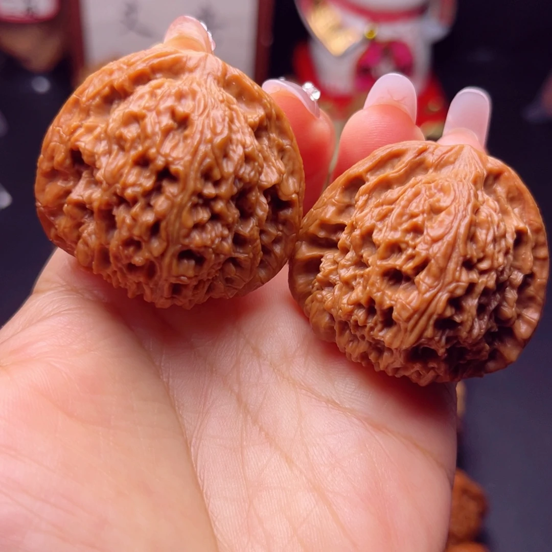 吊坠文玩核桃红皮三角南江