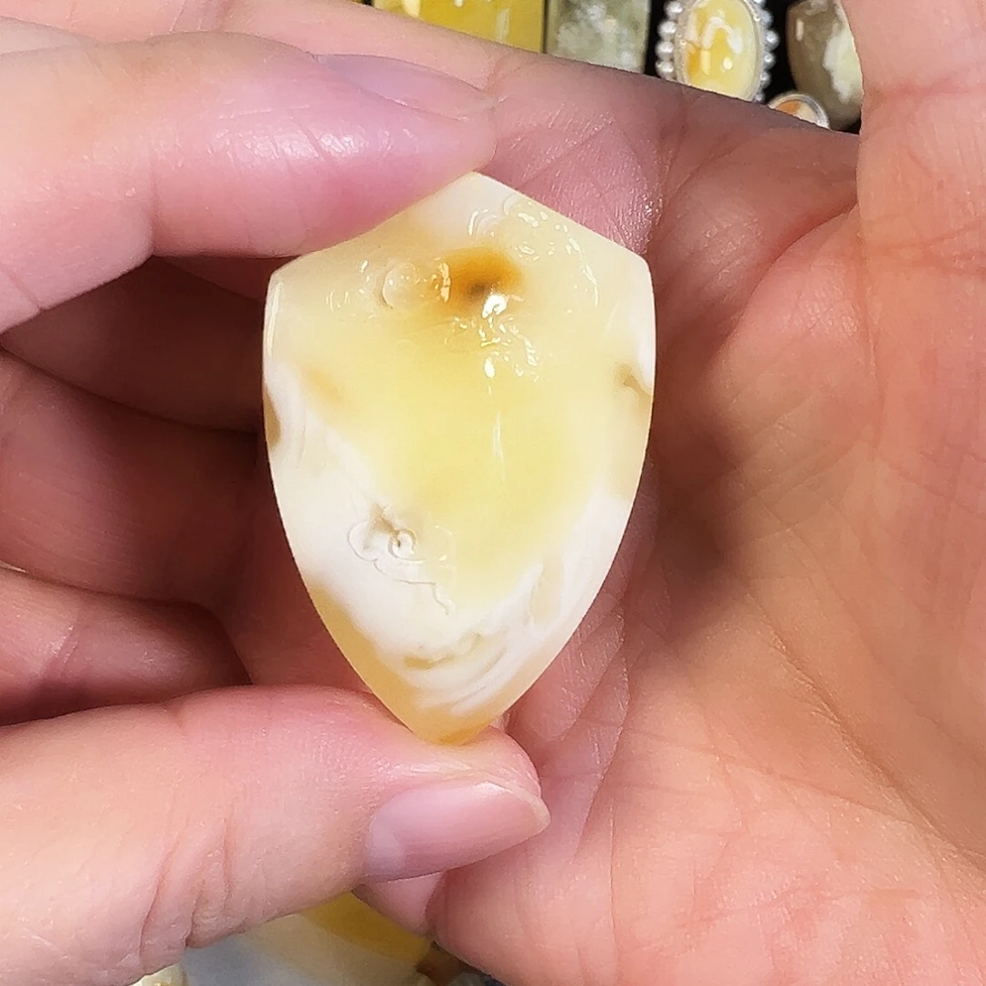 蜜蜡未镶嵌颈饰琥珀蜜蜡金瓷白溶洞拉丝盾牌