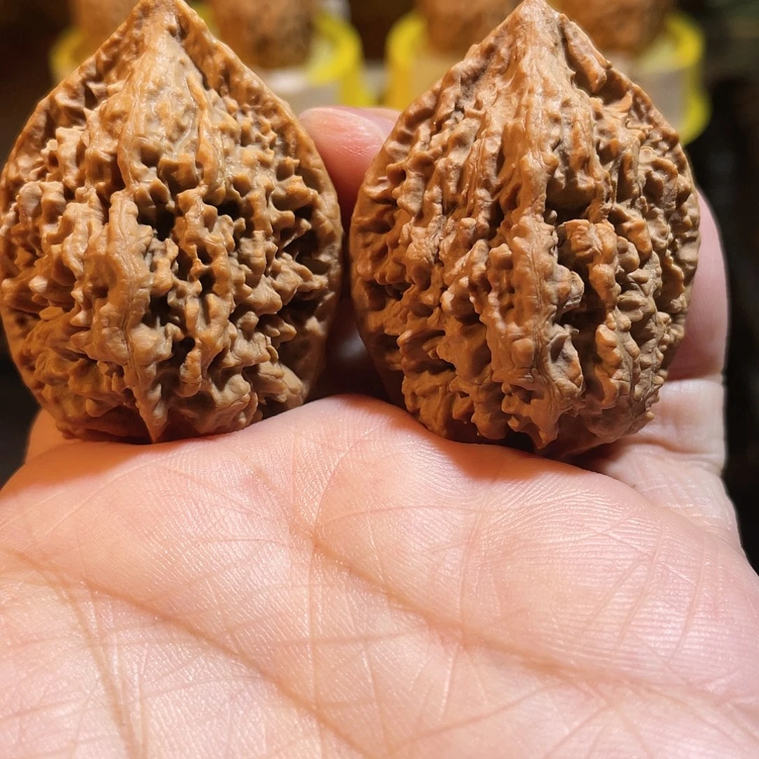 文玩核桃吊坠蚂蚁纹