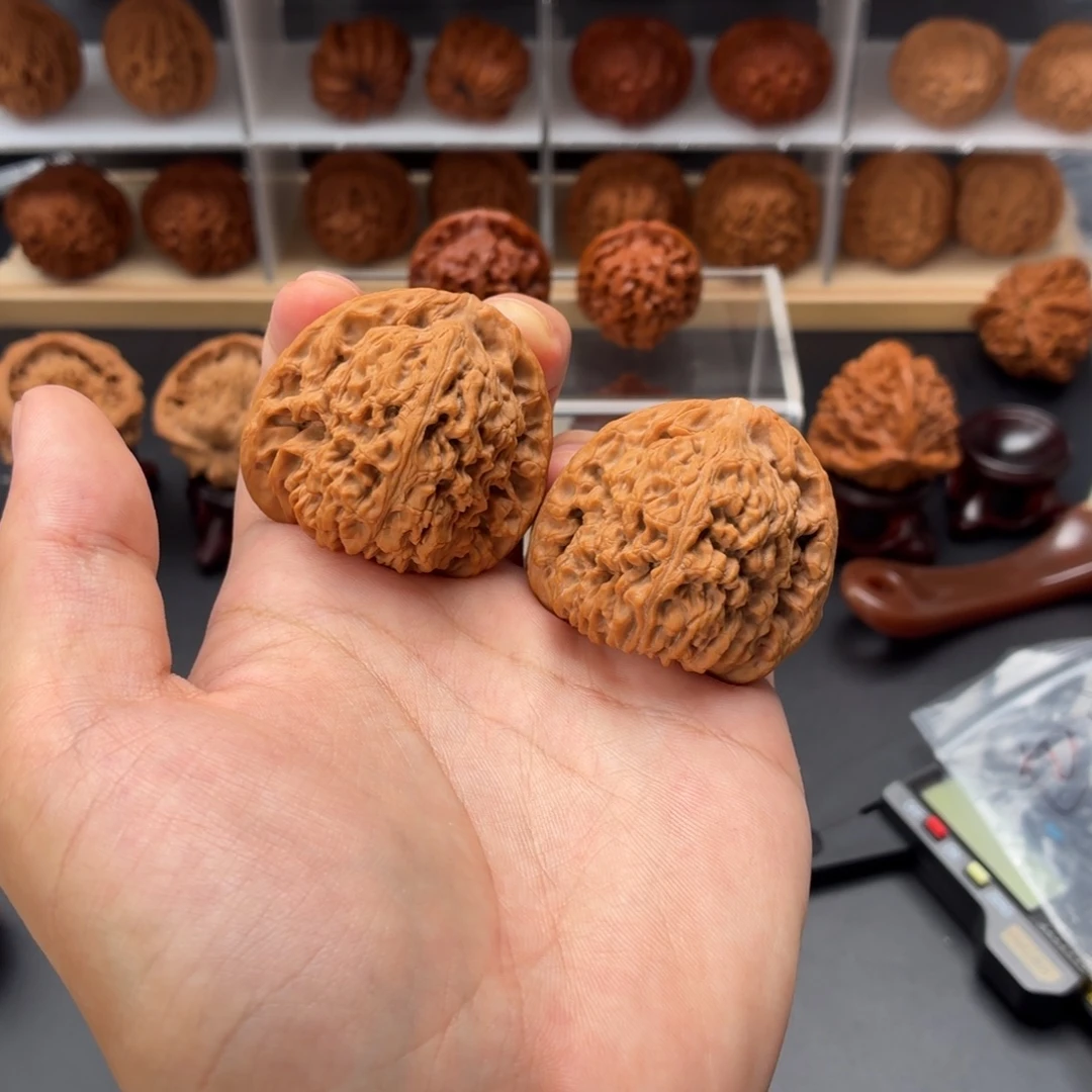 把件文玩核桃南疆石白茶目前全品43