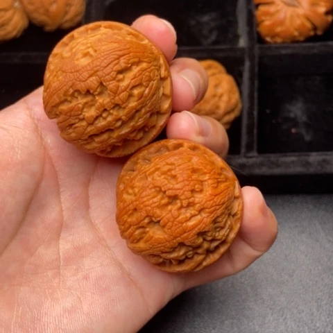 文玩核桃吊坠秦岭野生文玩核桃
