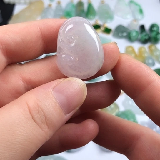 颈饰未镶嵌翡翠如意