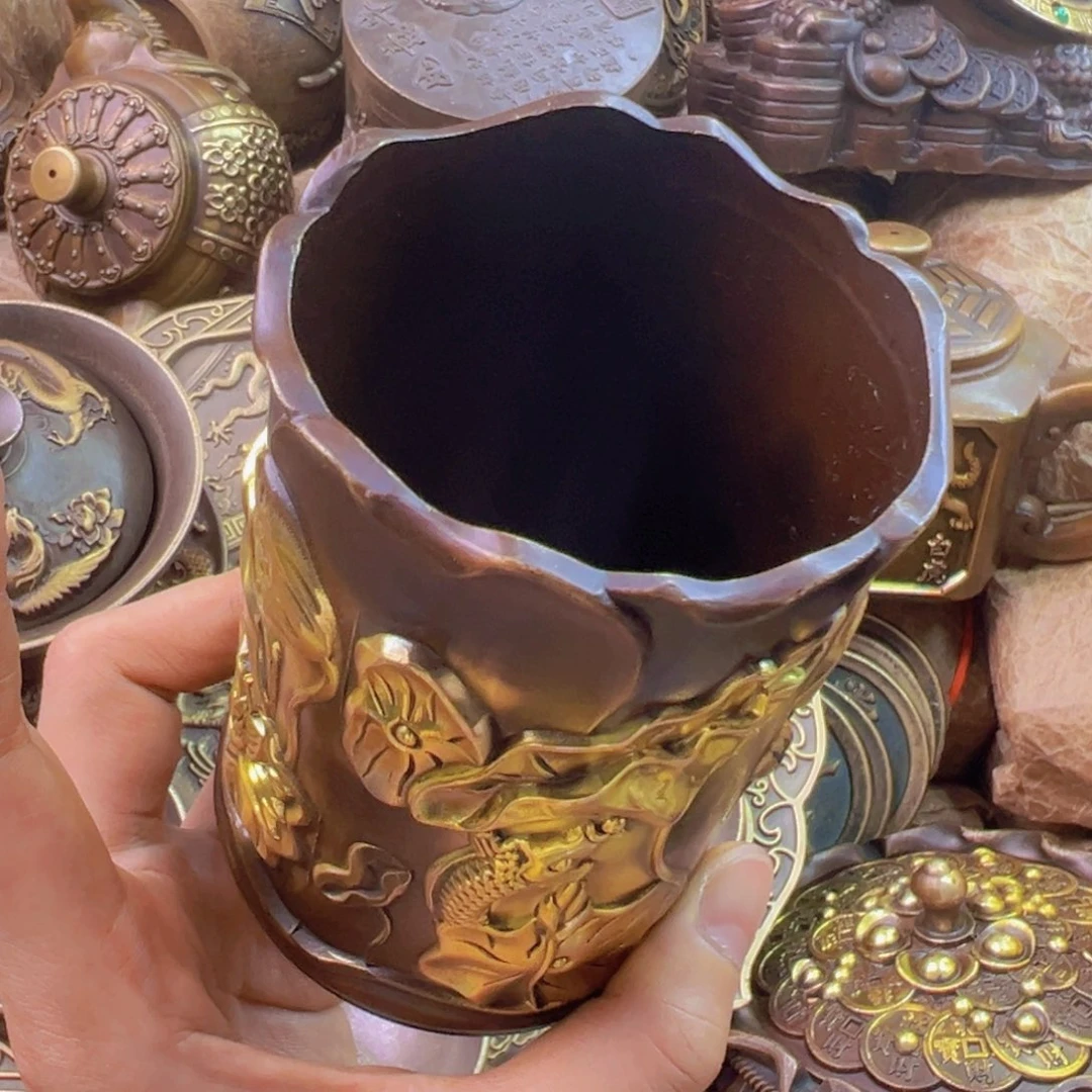 原矿风磨铜荷叶笔筒