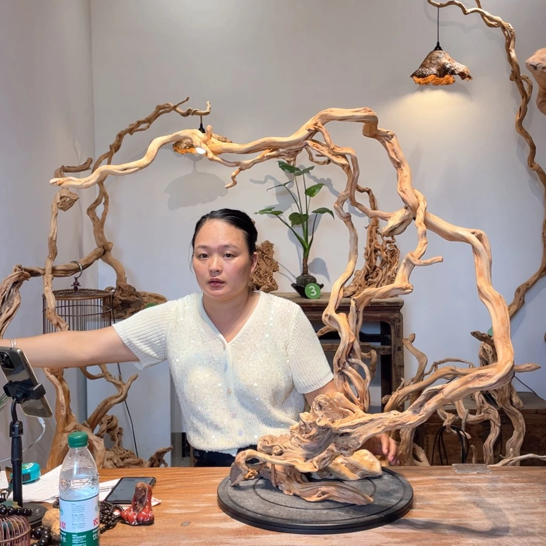 余***森天然根雕陶制艺术品