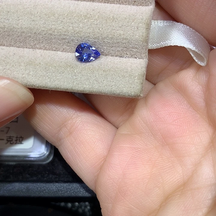 蓝宝石裸石蓝宝石水滴