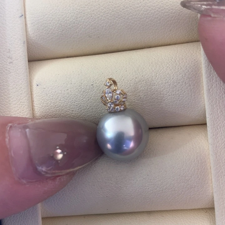 颈饰18K金镶嵌海水珍珠