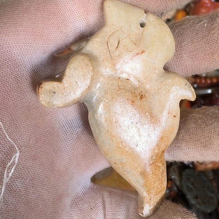 未镶嵌和田玉挂件