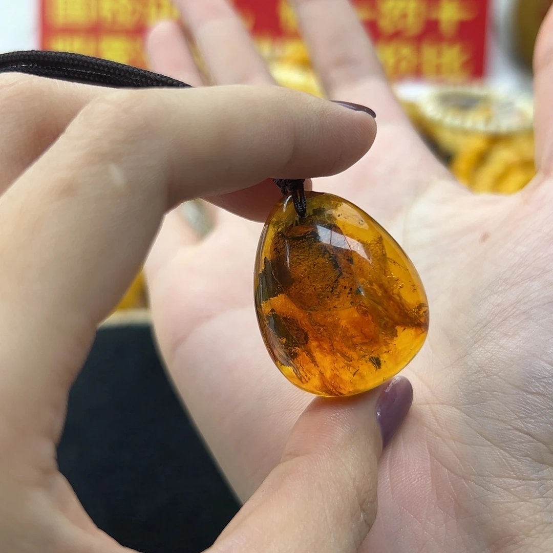 琥珀未镶嵌珠宝奇石