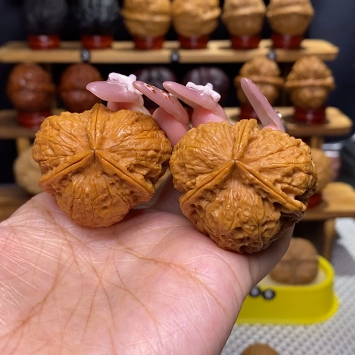 文玩核桃把件古龙三楞42号