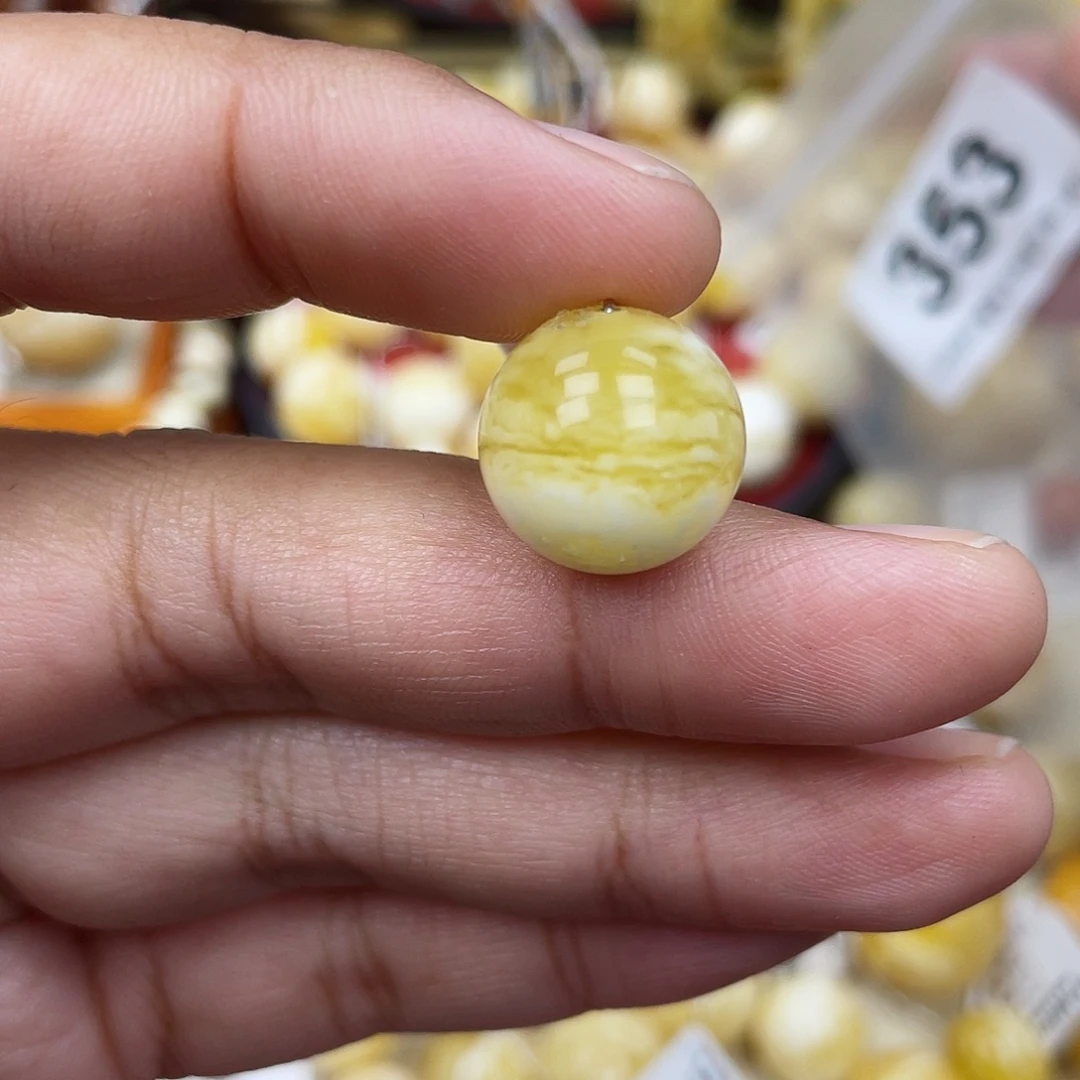 蜜蜡未镶嵌珠宝奇石水线14.8