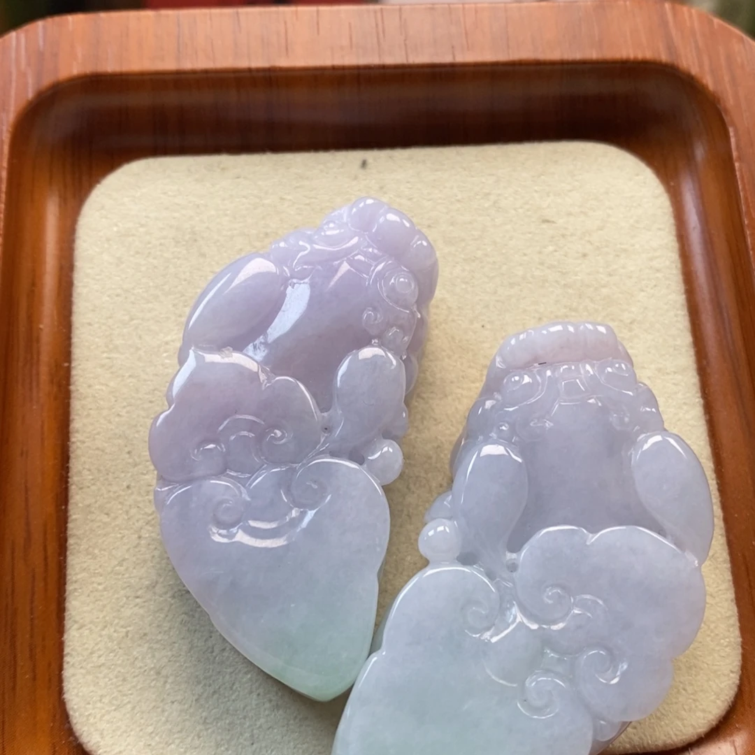 翡翠未镶嵌颈饰如意貔貅