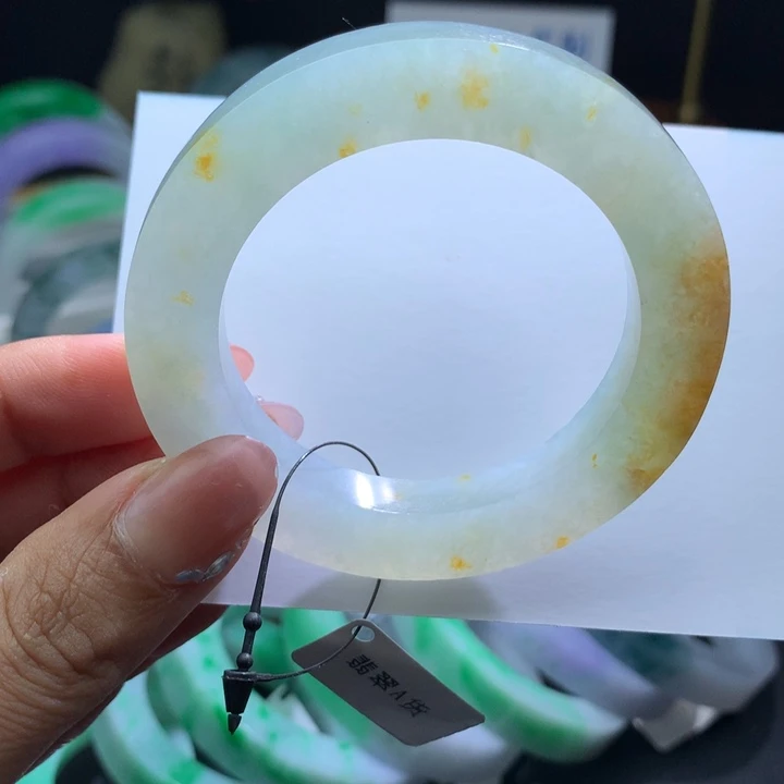 未镶嵌翡翠手镯定制翡翠