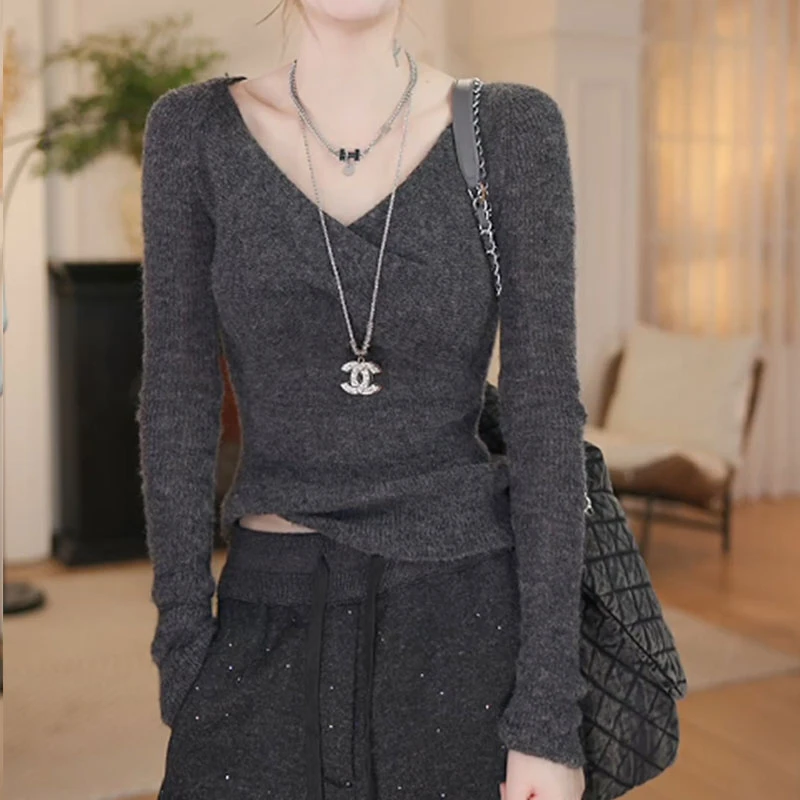 2025秋冬新款设计感慵懒风上衣气质不规则显瘦洋气百搭针织衫女