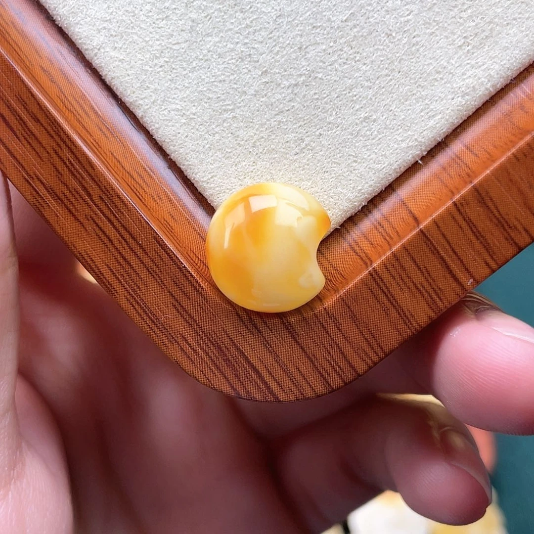 琥珀裸石未镶嵌蜜蜡