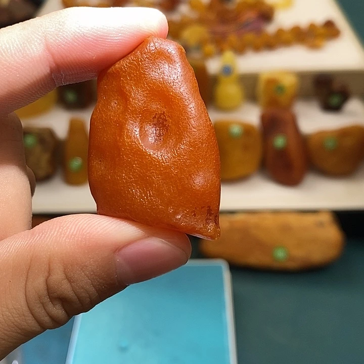 琥珀未镶嵌珠宝奇石