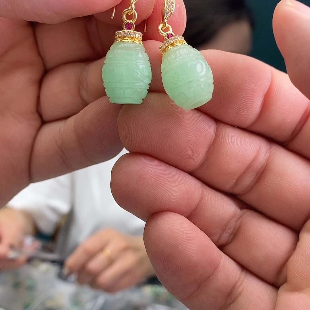 翡翠未镶嵌戒指888