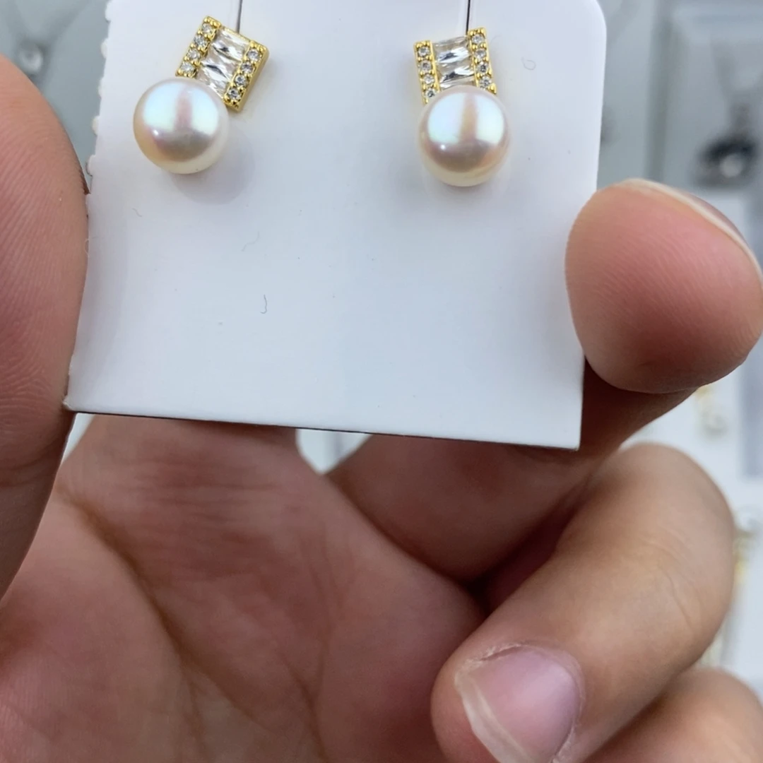 淡水珍珠未镶嵌耳饰