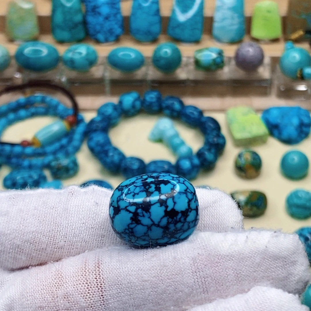 绿松石未镶嵌珠宝奇石