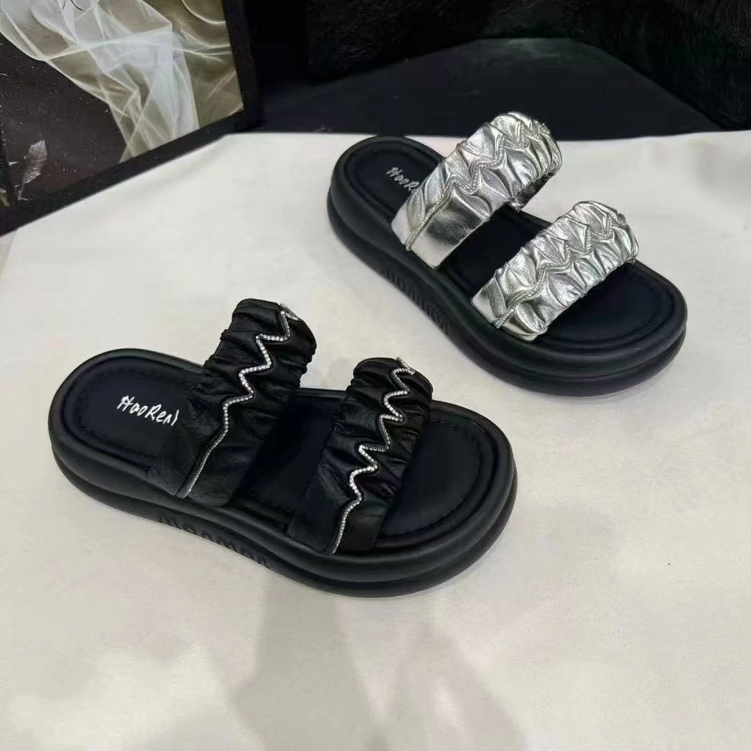 凉拖鞋女2025新款厚底外穿水钻百搭透气沙滩拖夏季休闲鞋露趾拖鞋