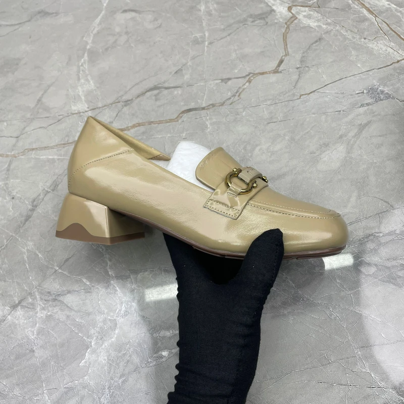 单鞋女 32600(牛皮)（孤品）d区 37码