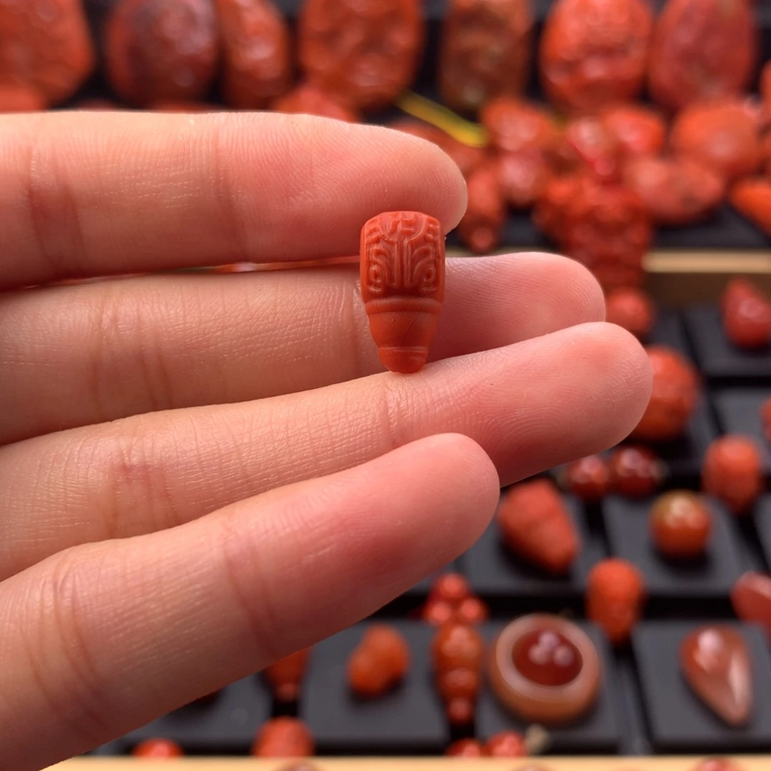 未镶嵌博古纹三通7.2mm南红玛瑙观*