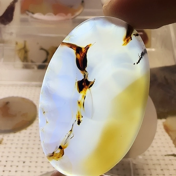 玛瑙/玉髓未镶嵌珠宝奇石